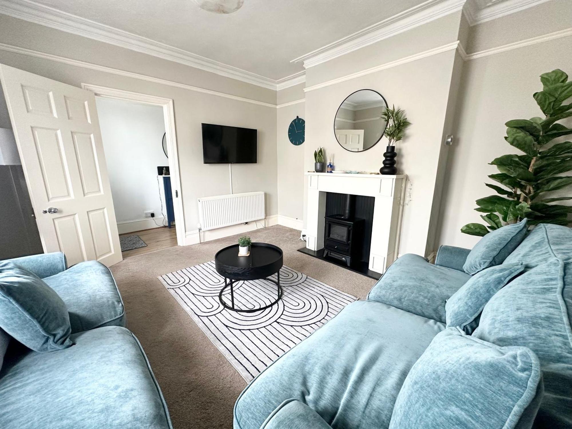The Capstone Retreat - Beautiful Detached Family By Coastline Retreats, Arcade Machine, Parking, Bbq * Bornemouth