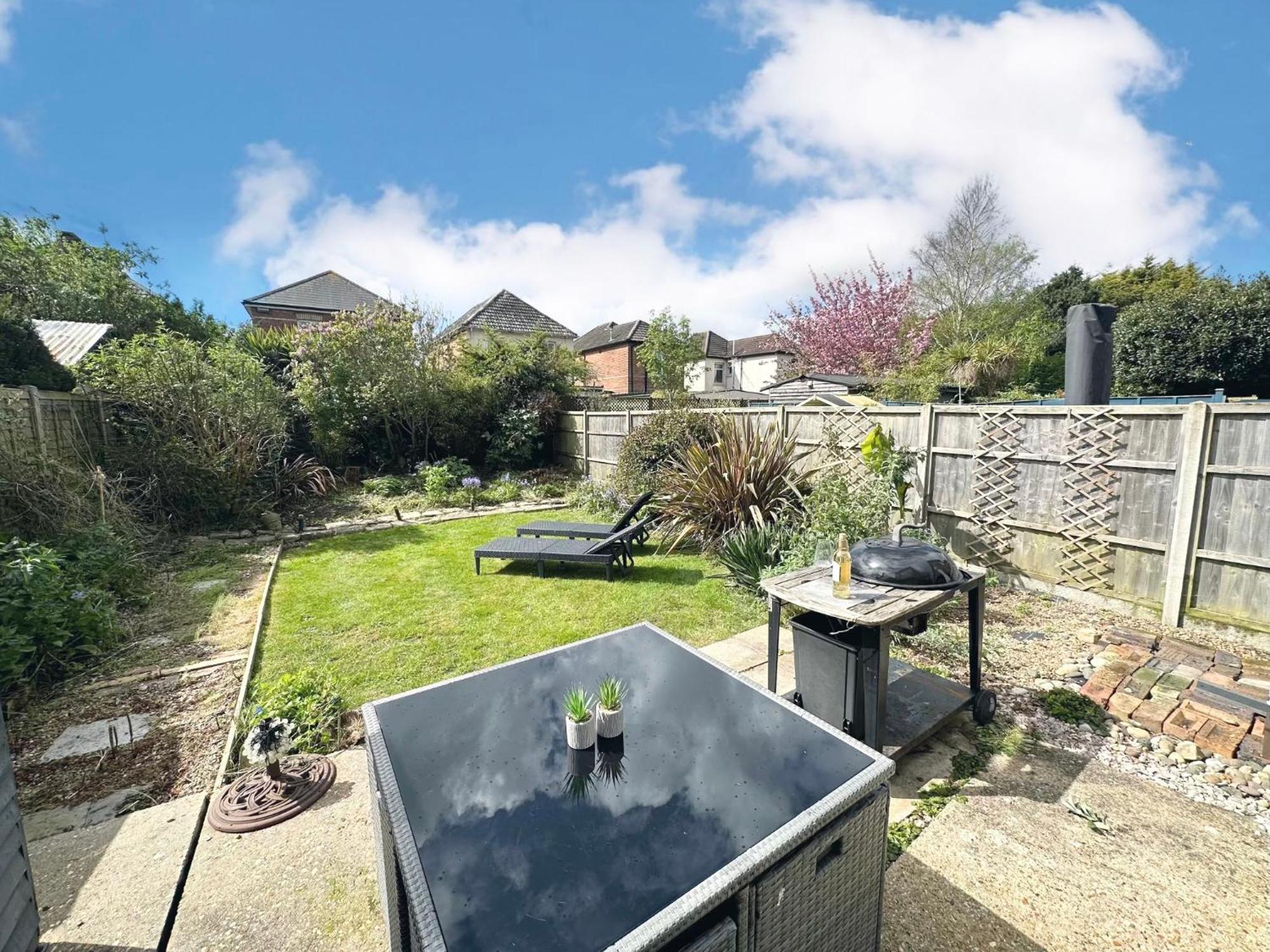 Ferienhaus The Capstone Retreat - Beautiful Detached Family By Coastline Retreats, Arcade Machine, Parking, Bbq